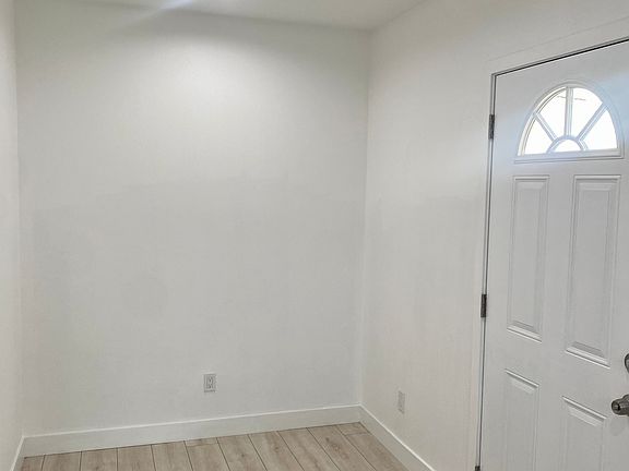 5th image of 8123 Long Beach Blvd #3