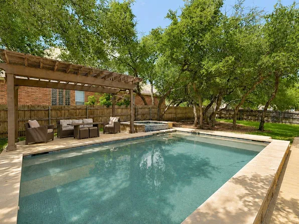 1385 Pine Forest Cir, Round Rock, TX 78665