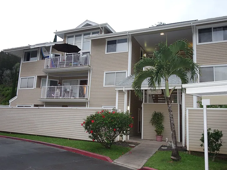 95-270 Waikalani Dr #F104 — Photo 1