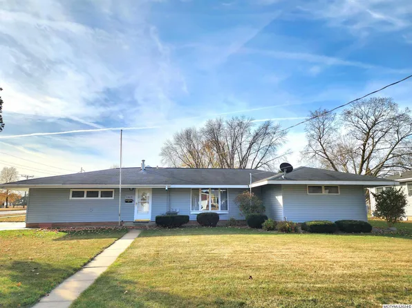 1469 E State St, Mason City, IA 50401