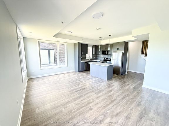 2nd image of 1555 Kingston Rd #318