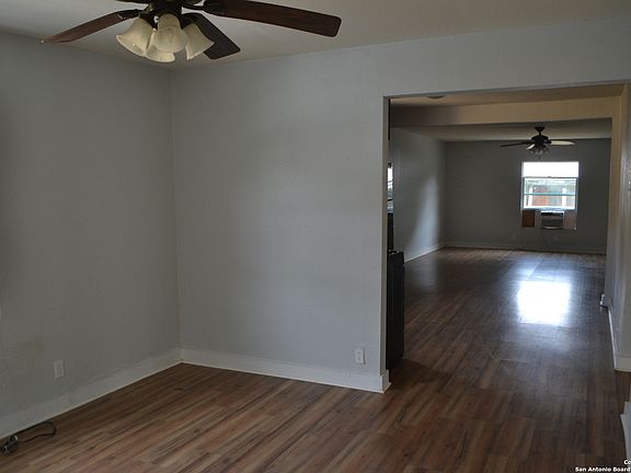 3rd image of 2703 MENCHACA ST