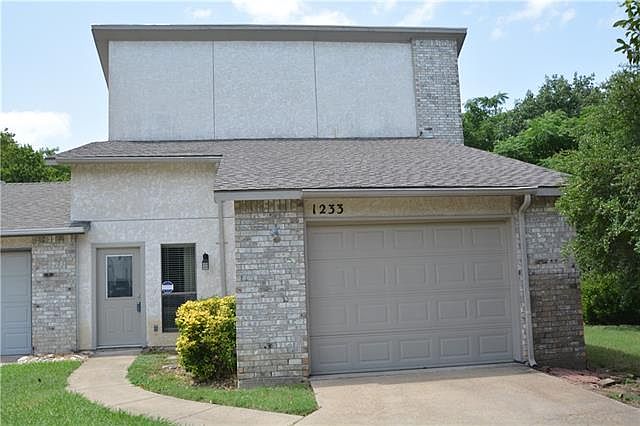 1st image of 1233 Forest Cove Ln