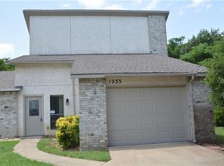 1233 Forest Cove Ln, Garland, TX 75040