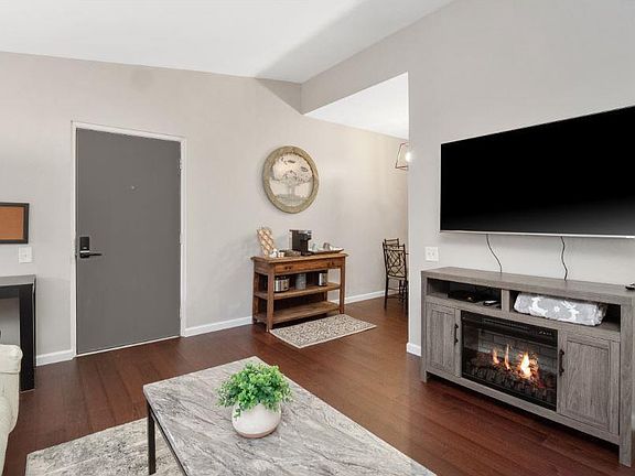 4th image of 10401 Briarbend Dr APT 7