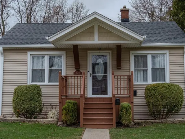 326 S Hudson St, Westmont, IL 60559