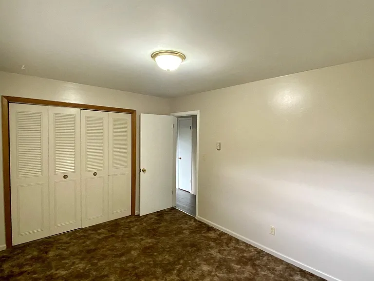 114 Beacon Hill Dr — Photo 16