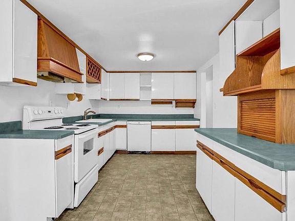 4th image of 46 Carlo Dr