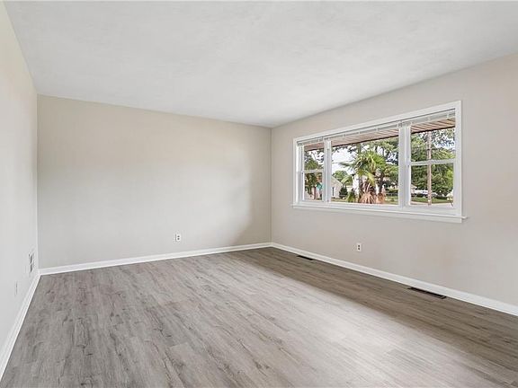 5th image of 336 Lineberry Rd