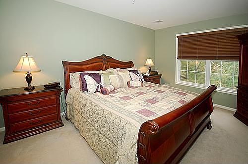 Master bedroom, bright and light, spacious, walkin closets plus double doors