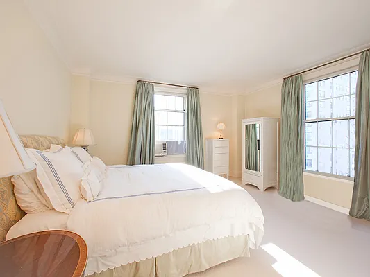 Sold by Sotheby's International Realty | media 25