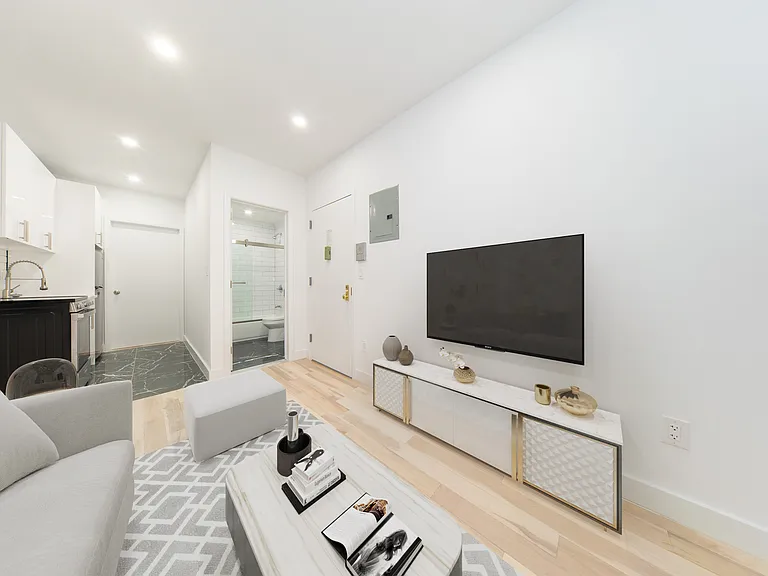 703 9th Ave #4D — Photo 3