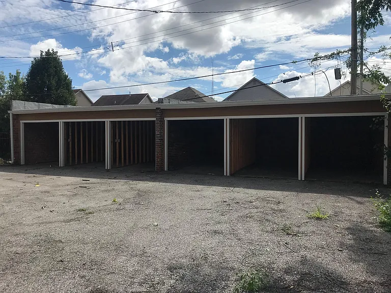 5890 Cates Ave — Photo 11