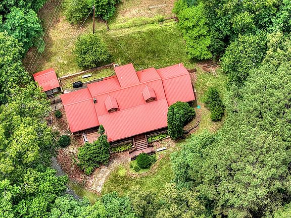 2nd image of 98 Bear Ln