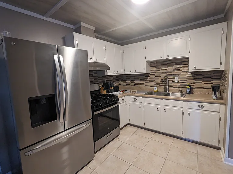 2909 Roberts St — Photo 3