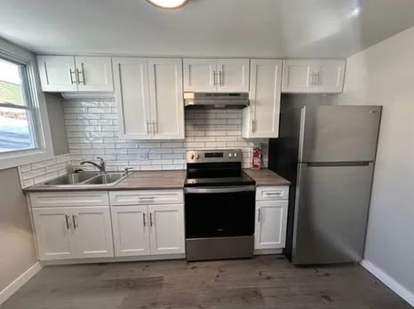 11 Railroad St #1, Llewellyn, PA 17944