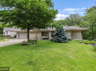 12825 Dover Dr, Apple Valley, MN 55124