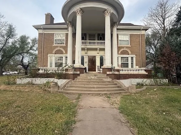 707 State St, Larned, KS 67550