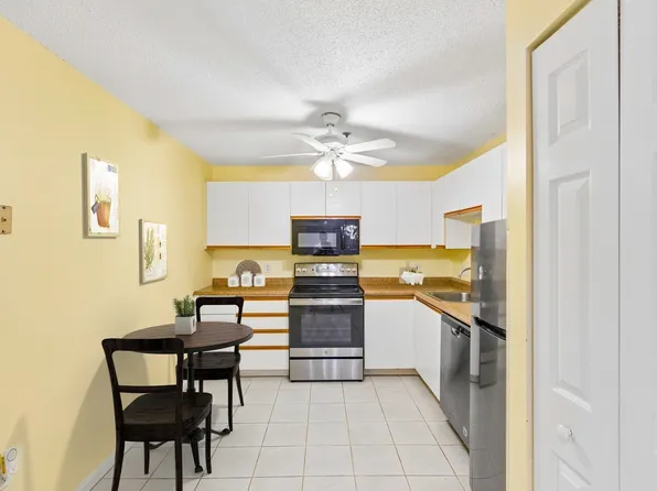 3920 Mystic Valley Pkwy APT 709, Medford, MA 02155
