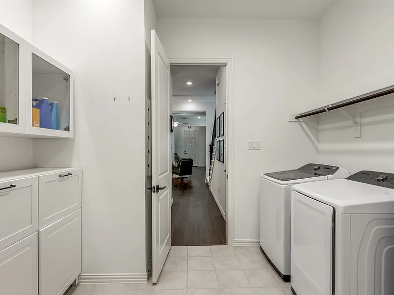 8220 Bethpage Dr — Photo 11