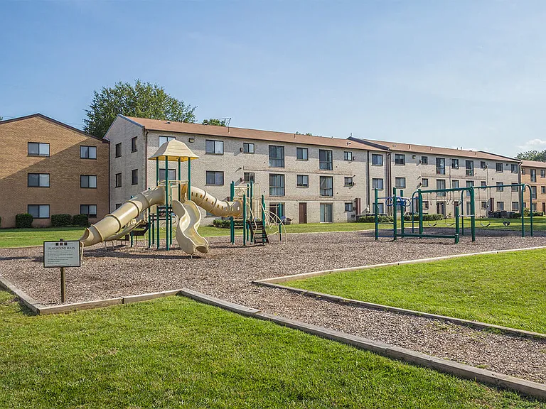 Rose Hill Apartments — Photo 22