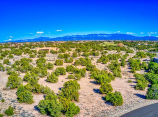 16 Windridge Cir, Santa Fe, NM 87506