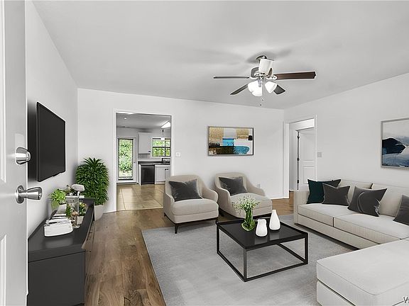3rd image of 7070 Shadesbrook Cir