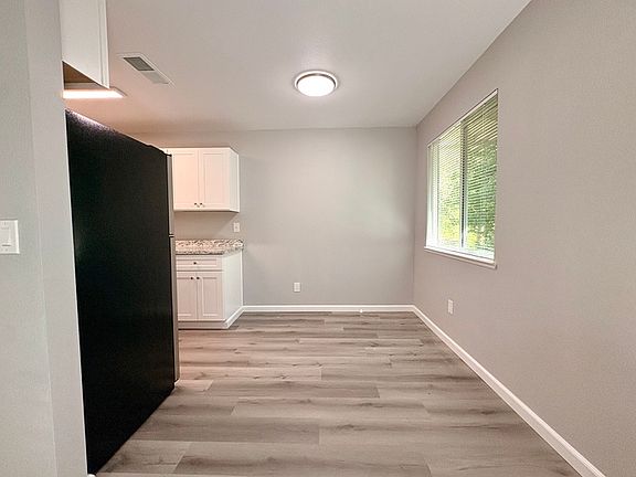 5th image of 206 Pine St