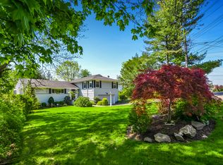 41 Sara Ln, New Rochelle, NY 10804