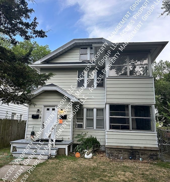 1st image of 1015 Dickinson St SE