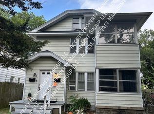 1015 Dickinson St SE, Grand Rapids, MI 49507