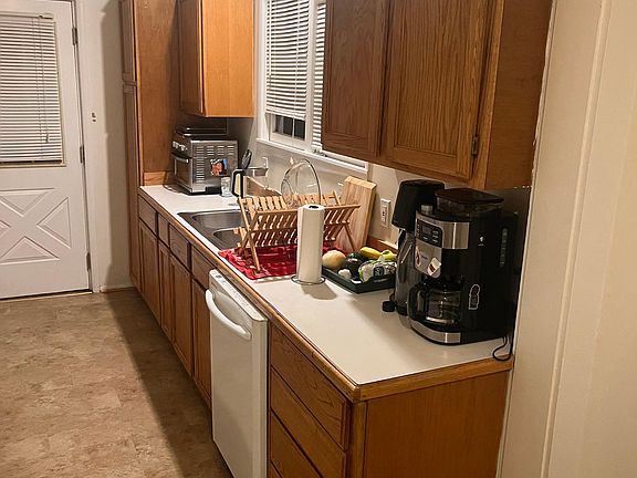 4th image of 216 Josephine Ave