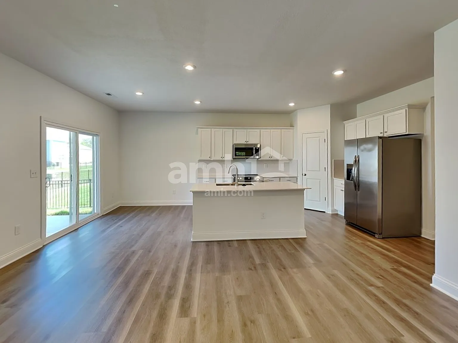 4 bed, 2.5 bath, 2293 sqft, $2,795 — Photo 4