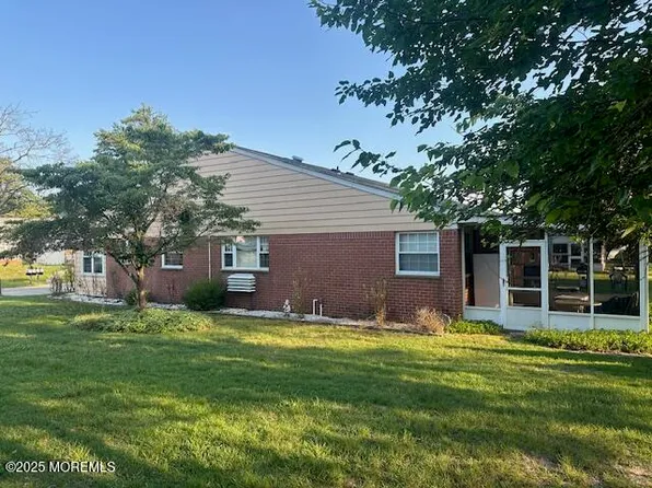 144 B Hudson Parkway, Manchester, NJ 08759