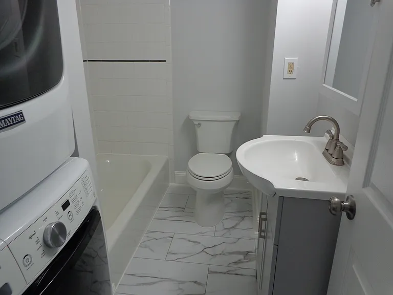 142 Conarroe St — Photo 17