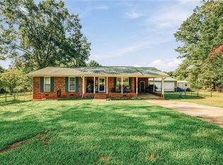 303 Meadow Dr, Seneca, SC 29678