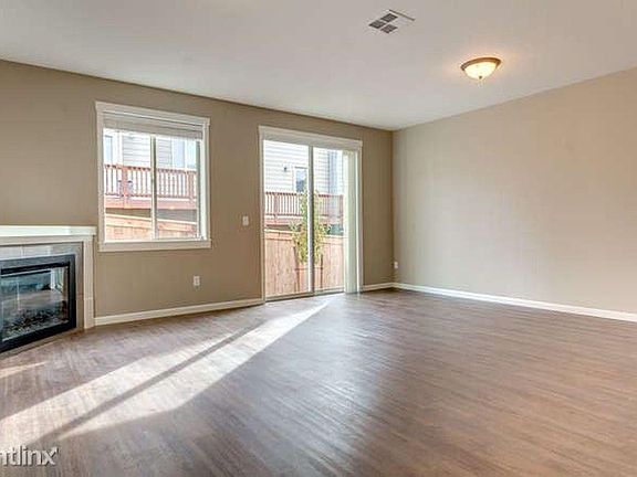 5th image of 4213 NE 34th Way