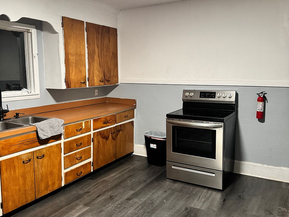 1st image of 547 19th St APT 2