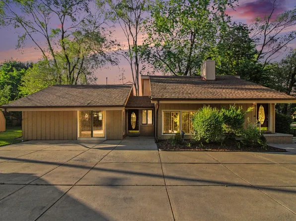 9425 Lamont St, Livonia, MI 48150