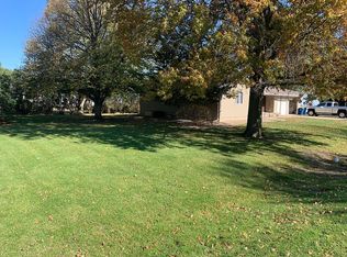 402 E Lilac Dr, Flanagan, IL 61740