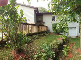 923 Hillpoint Ct, Poynette, WI 53955