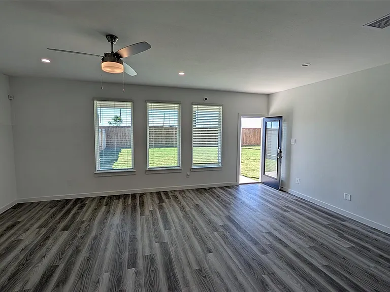 10610 Wellesley Terrace Trl — Photo 7