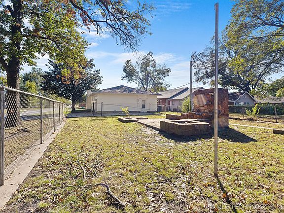 3rd image of 303 W McKinley Ave