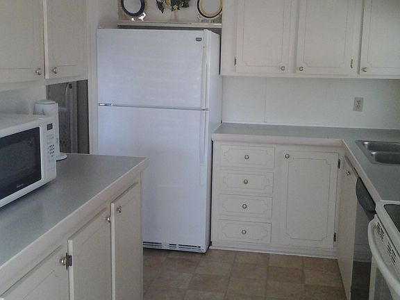 3rd image of 710 Riverview Cir