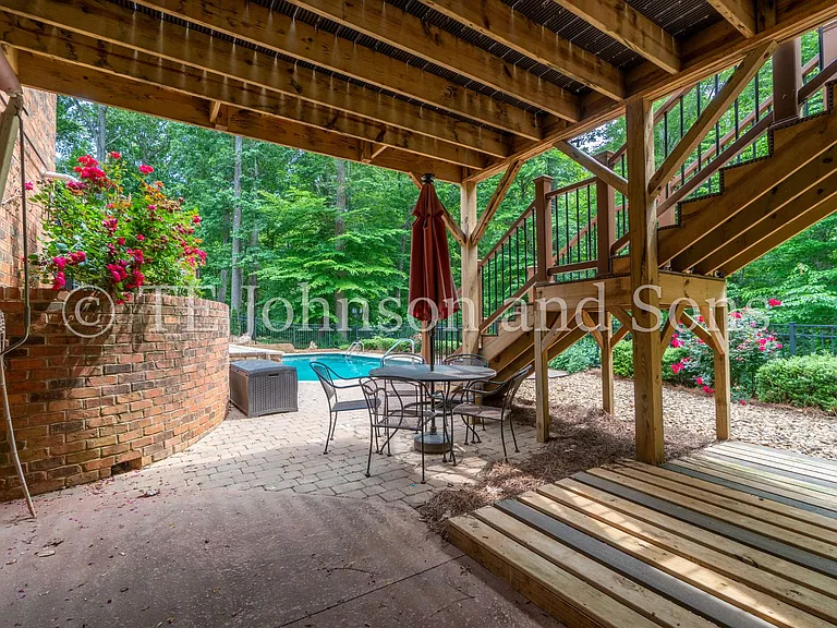 1112 Oakencroft Ct — Photo 57