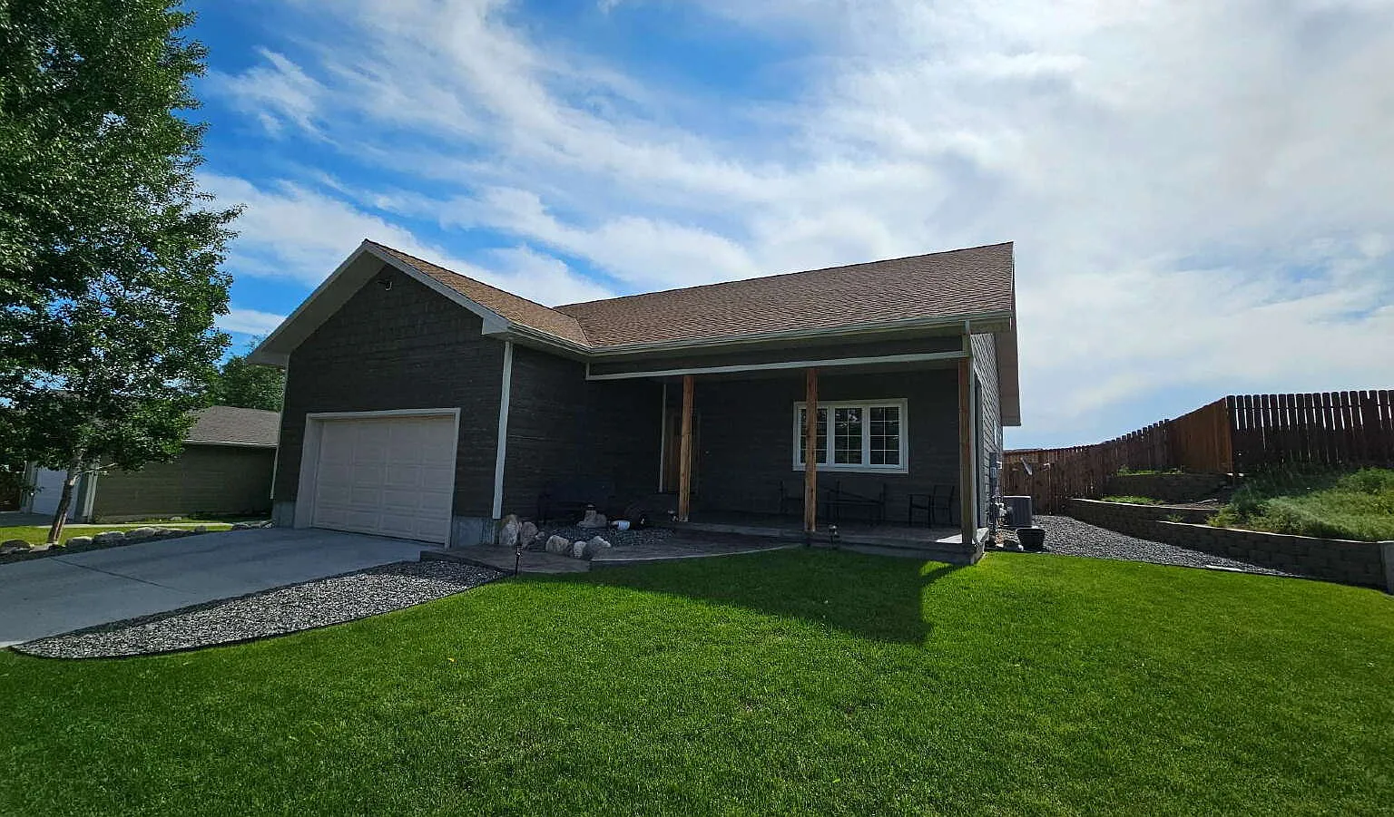 3 bed, 2.0 bath, 1708 sqft, $2,600 — Photo 1