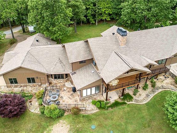 2nd image of 12 Blenheim Ln