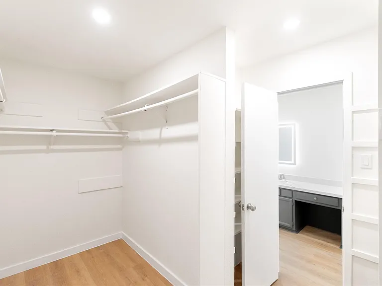 15707 Amapola Dr — Photo 31