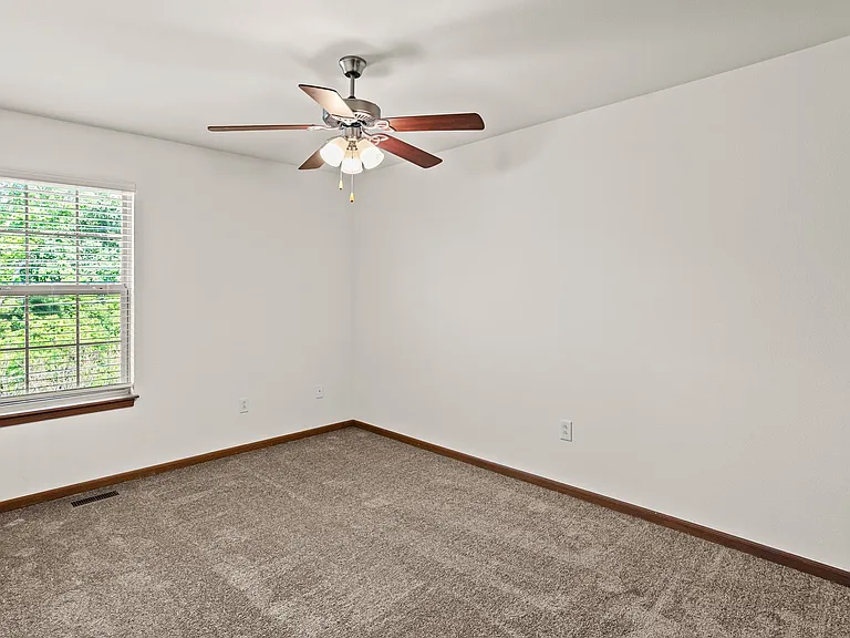 701-703 Glenstone Dr. — Photo 41