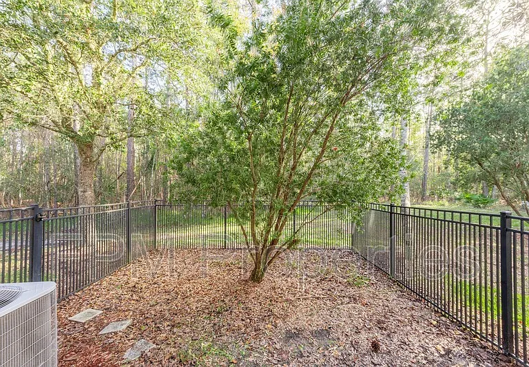 807 Scrub Jay Dr — Photo 5